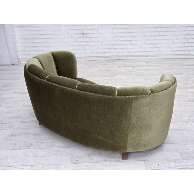 Danish 2-Seater Banana Sofa in Green Furniture Velour and Oak Wood Legs, 1970s For Sale - Image 9 of 18
