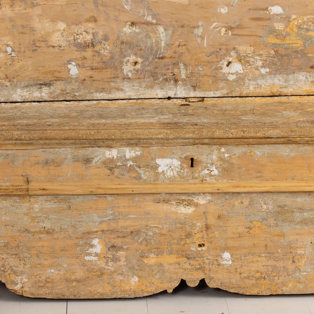 18th C. Italian Baroque Cassapanca Storage Bench in Original Paint For Sale - Image 15 of 17