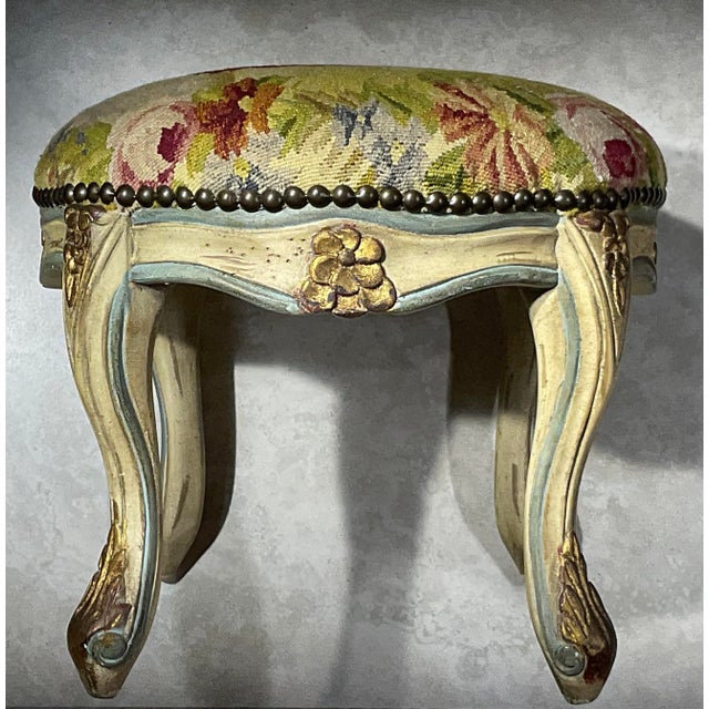 Vintage French Tapestry Footstool – Hand-Made Rooster & Floral Needlepoint. For Sale - Image 9 of 14