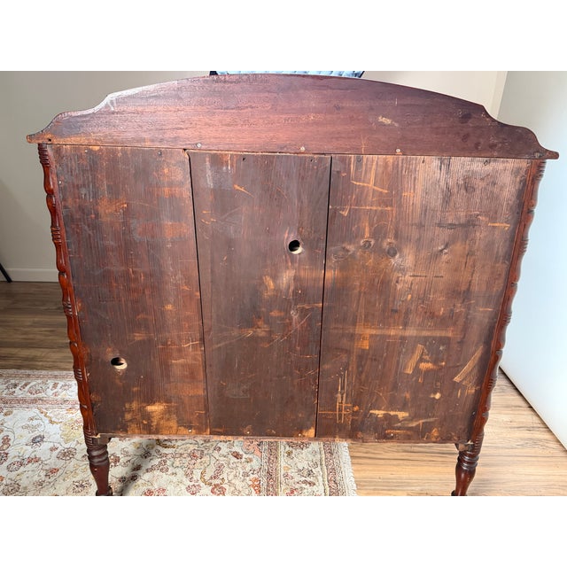 Early 19th Century New England Federal Mahogany Bow-Front Chest of Drawers With Backsplash, C. 1820–1840 For Sale - Image 11 of 11