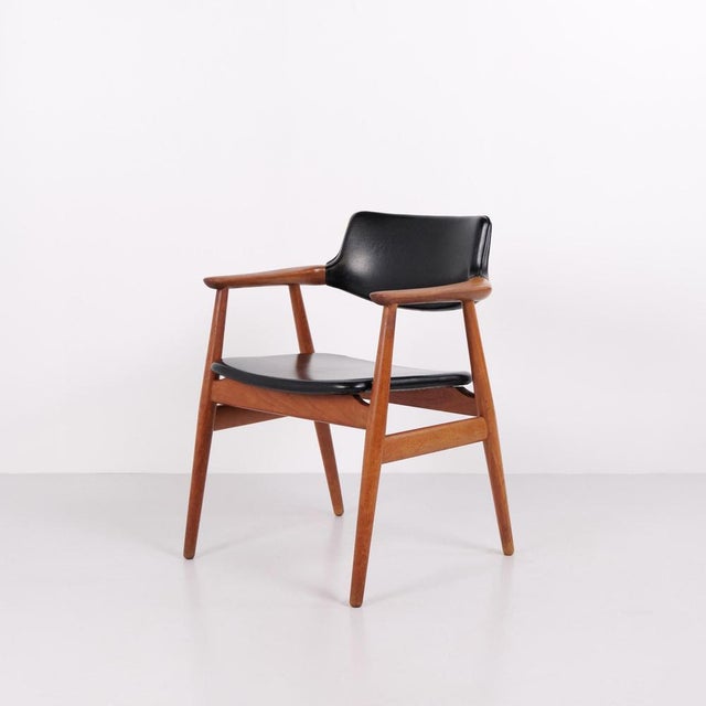 Model GM11 Dining Chairs in Teak & Black Leather attributed to Svend Aage Eriksen for Glostrup, 1960s, Set of 6 For Sale - Image 3 of 14