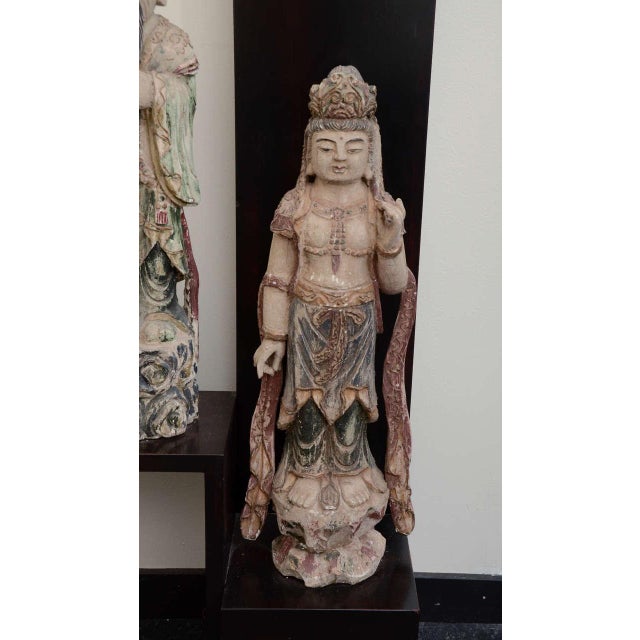 William " Billy " Haines 1960s Wood Floor Lamp With Oriental Statues in the Style of Billy Haines For Sale - Image 4 of 11