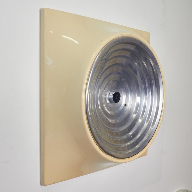 Cream Set of 2 Space Age Wall Lights from Studio Nizzoli For Sale - Image 8 of 15