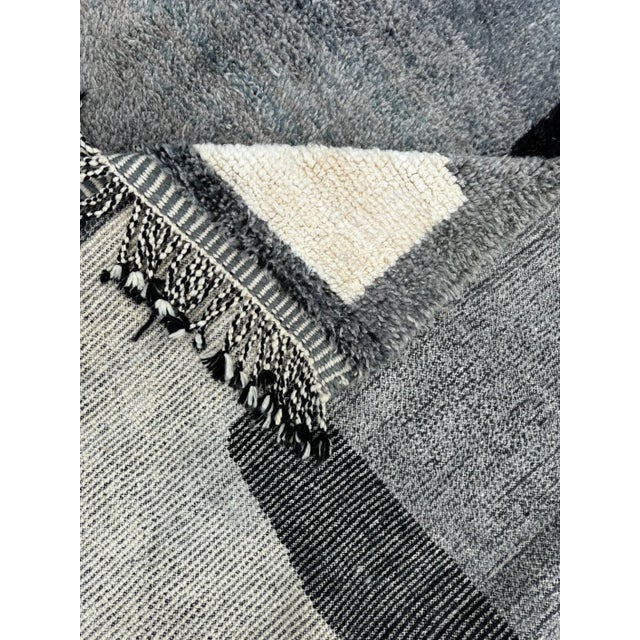 Berber Tribes of Morocco Moroccan Berber Beni Ourain Rug For Sale - Image 4 of 18