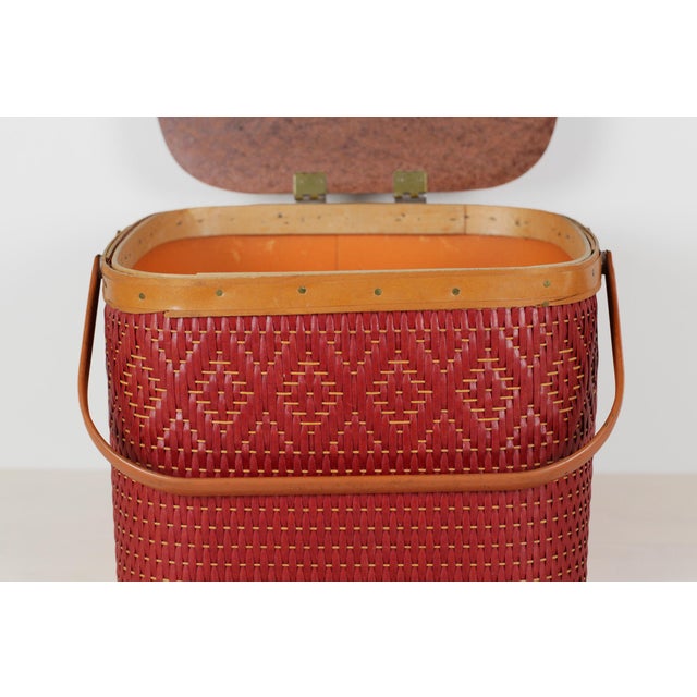 Mid-Century Red Woven Picnic Basket With Lid and Handles For Sale - Image 4 of 17