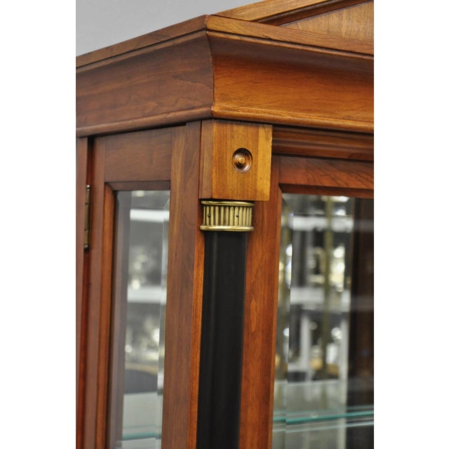 Late 20th Century Ethan Allen Medallion Collection Cherry Wood Glass Curio Cabinet W Black Columns For Sale In Philadelphia - Image 6 of 18