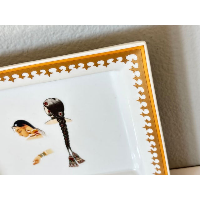 Jaipur Style French Porcelain Vide-Poche or Ashtray With Indian Miniature Portrait For Sale In Palm Springs - Image 6 of 17
