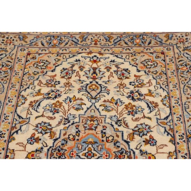 Kashan Rug in Hand-Knotted Virgin Wool For Sale - Image 8 of 11