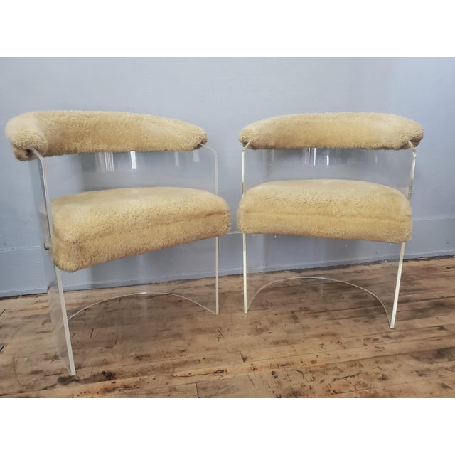 Art Deco 1970s Lucite Barrel Chairs by Hill Mfg, Inspired by Kagan - Set of 2 For Sale - Image 3 of 8