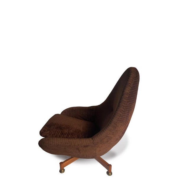 Mid-Century Swivel Egg Chair by Greaves and Thomas, 1960s For Sale - Image 4 of 14