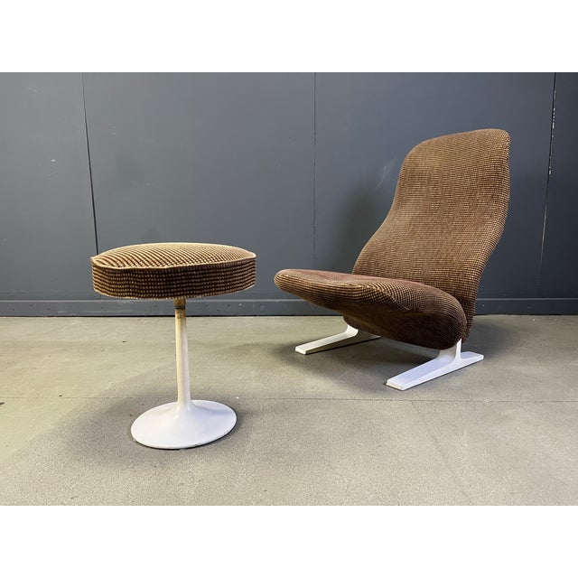 Set of F784 Concorde Chair and Ottoman attributed to Pierre Paulin for Artifort, 1970s For Sale - Image 9 of 11