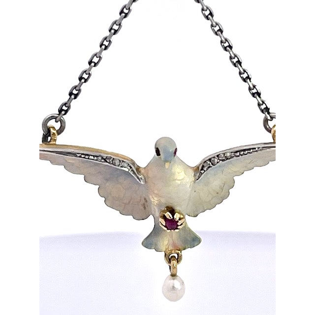 Art Nouveau Art Nouveau 18k Gold Enamel Dove Necklace With Diamonds & Ruby, 1910 For Sale - Image 3 of 12