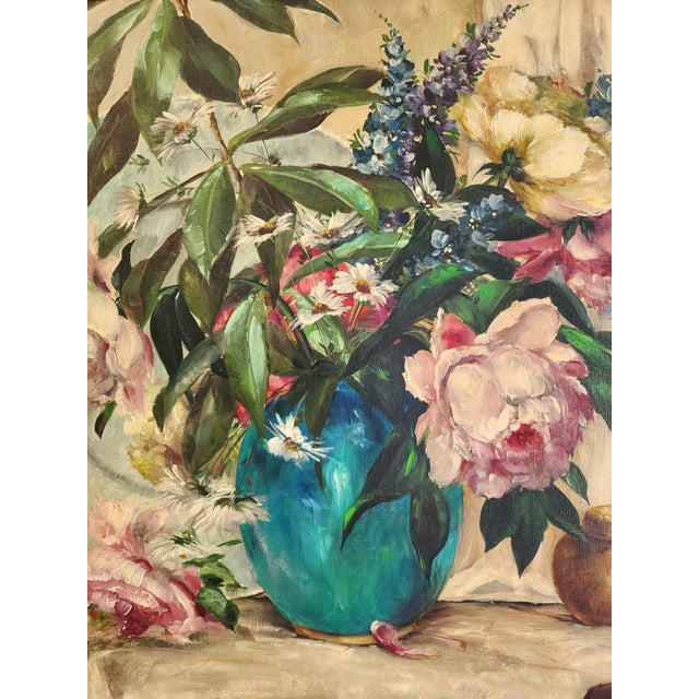 Mid Century Floral Still Life Oil Painting in Period Carved Frame For Sale In New York - Image 6 of 16