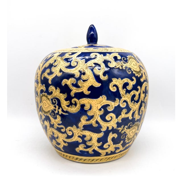 Chinoiserie Large Cobalt Blue and Gold Lidded Ginger Jar, Chinese Porcelain, Late 20th Century - Chinoiserie, Hollywood Regency, Classic Elegance For Sale - Image 3 of 12