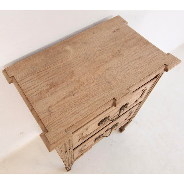 Small Neoclassical Louis XVI Oak Chest of Drawers, Late 19th Century For Sale - Image 14 of 18