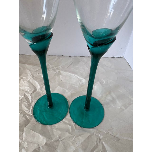Mid-Century Modern Vintage Libbey Domaine Teal Green Petal Stem Tall Champagne Flutes - Pair 9.75” For Sale - Image 3 of 10