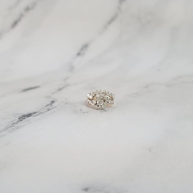 Contemporary Two Carat Diamond Wedding Ring Set, Size 6 For Sale - Image 3 of 5