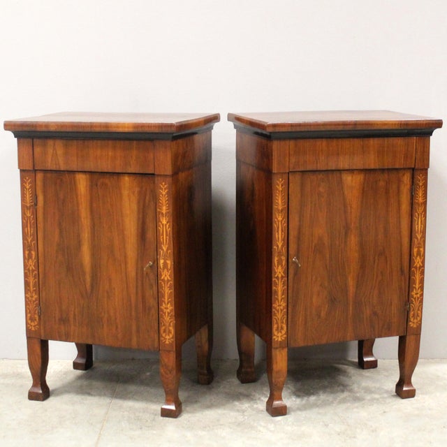 Traditional Italian Empire Bedside Tables in Walnut, Set of 2 For Sale - Image 3 of 13