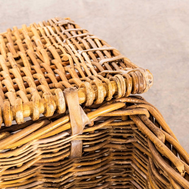 English Wicker Baskets, 1920s For Sale - Image 10 of 11