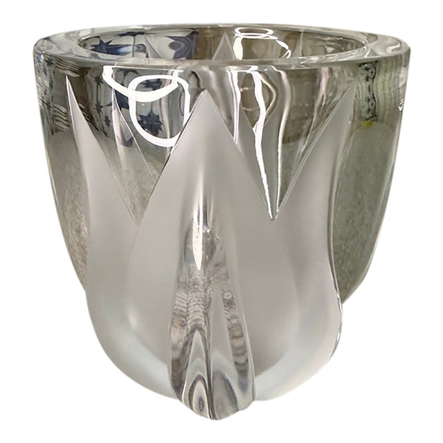 1990s Lalique France Double Signed Dated 10.23.93 Frosted Crystal Tulip Leaf Bowl For Sale