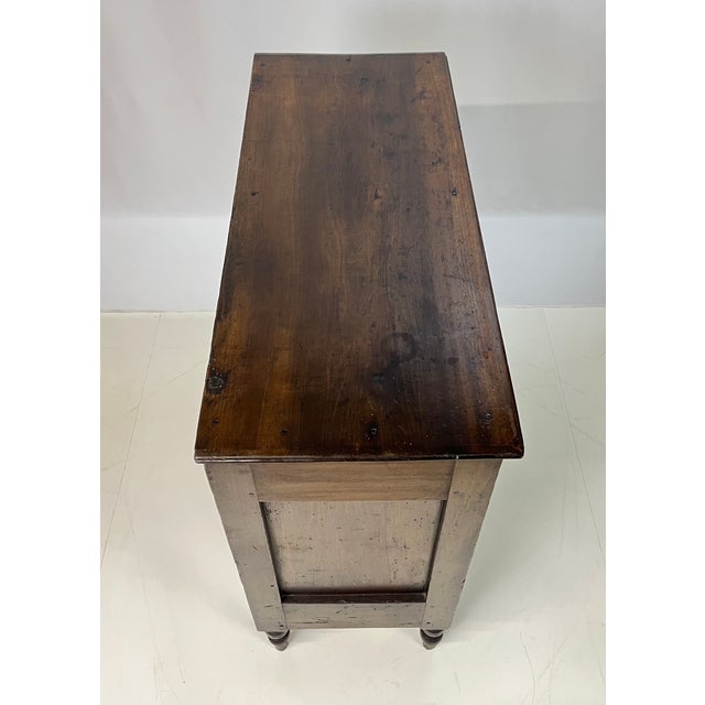 Brown 19th-Century Antique American Country Pine & Hardwood 4-Drawer Chest For Sale - Image 8 of 16