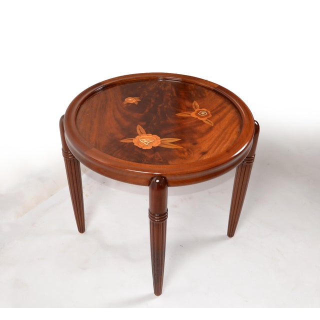 Wood 1930s Art Deco French Jules Leleu Style Round Inlaid Mahagony Coffee Table Tapered Legs For Sale - Image 7 of 18