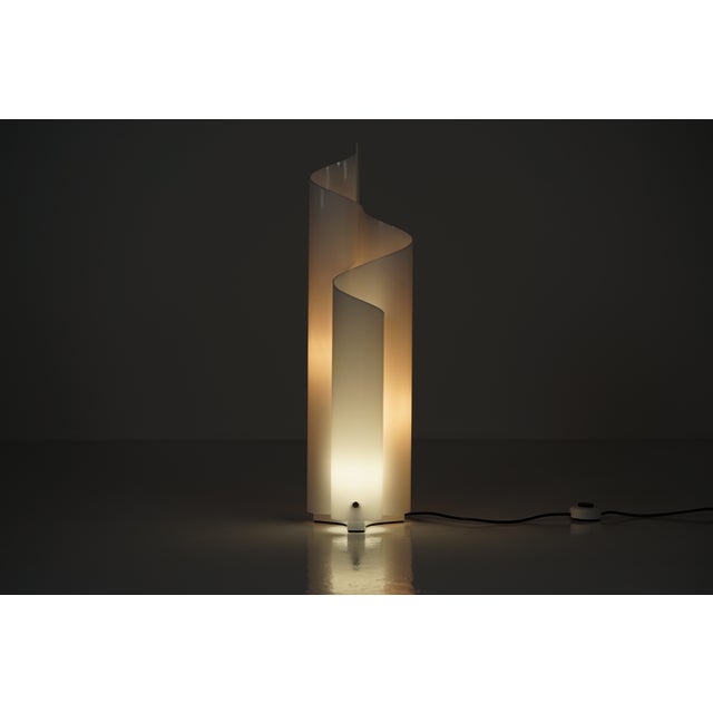 1990s Model Mezzachimera Table Lamp by Vico Magistretti for Artemide, 1960s For Sale - Image 5 of 10