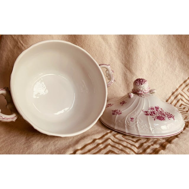 Early 19th Century French Porcelain Soup Tureen With Lid, Circa 1820 — Rose Floral For Sale - Image 5 of 12