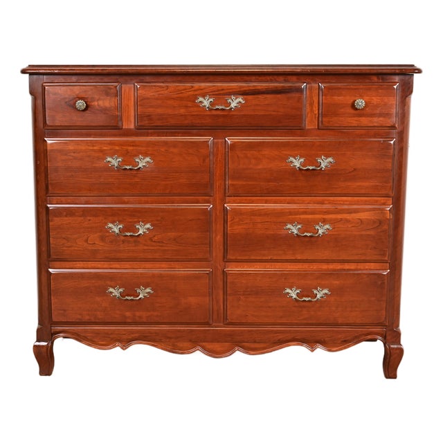 Thomasville French Provincial Louis XV Carved Cherry Wood Chest of Drawers For Sale