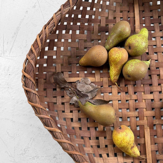 Mid-Century Modern Shōwa Japanese Bamboo Baskets, 1950 For Sale - Image 3 of 10
