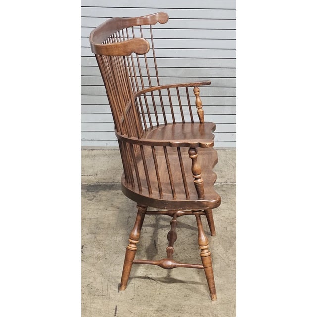 Late 20th Century Windsor Arm Fan Back Bench Bench Made by Fredrick Duckloe in Pennsylvania For Sale - Image 4 of 8