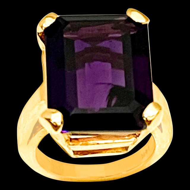 15 Carat Emerald Cut Amethyst Cocktail Ring in 14 Karat Yellow Gold, Size 6 For Sale - Image 17 of 18