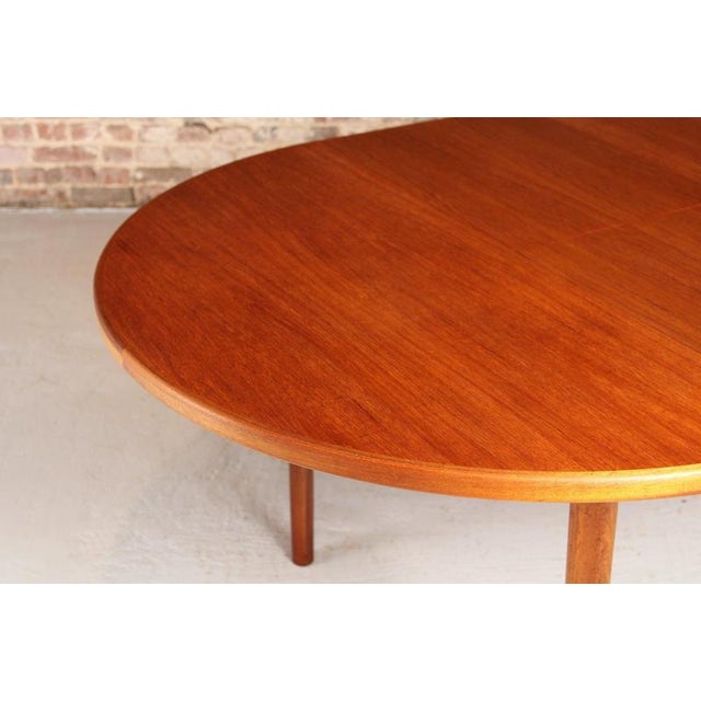 Mid-Century Round Extending Teak Dining Table from McIntosh, 1970s For Sale - Image 6 of 13