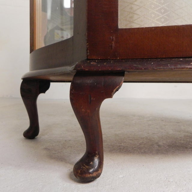Art Deco English Display Cabinet on Ornate Legs, 1930s For Sale - Image 18 of 18