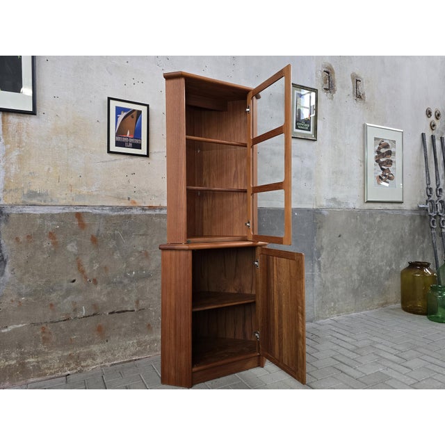 Danish Display Corner Cabinet in Teak and Glass from Dyrlund, 1980s For Sale - Image 12 of 18