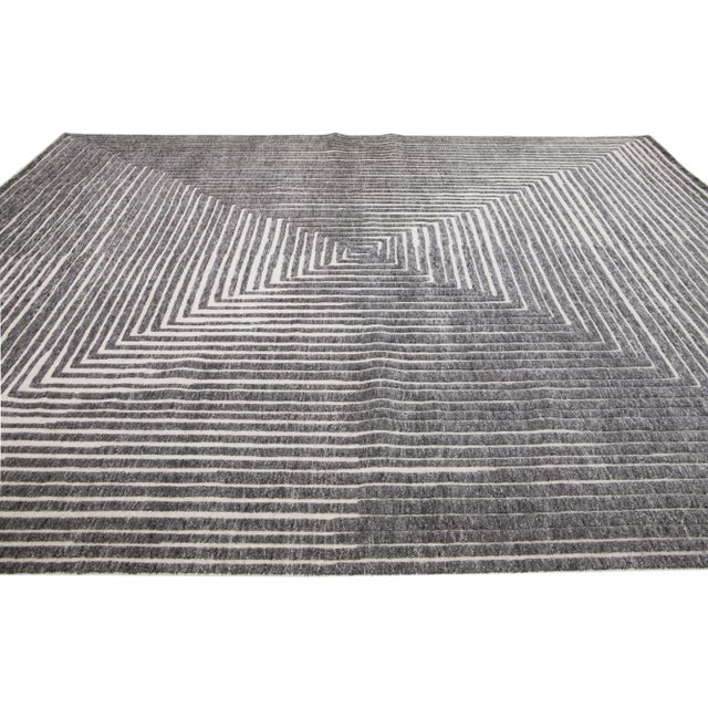 2010s 2010s Op Art Modern Moroccan Style Gray Handmade Wool Rug by Apadana For Sale - Image 5 of 7