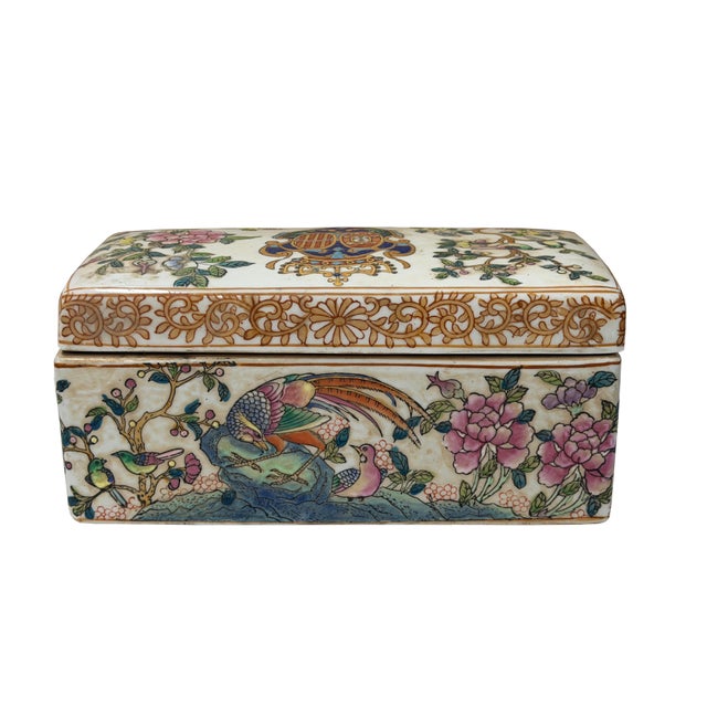 Vintage Chinese Famiile Rose Enamel Graphic Rectangular Porcelain Box For Sale - Image 10 of 12