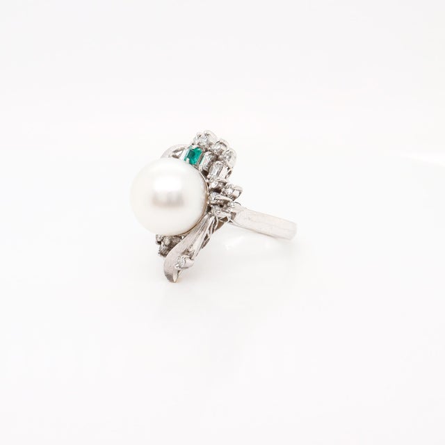 Mid-Century Platinum, Pearl, Emerald, & Diamond Cocktail Ring For Sale - Image 4 of 10