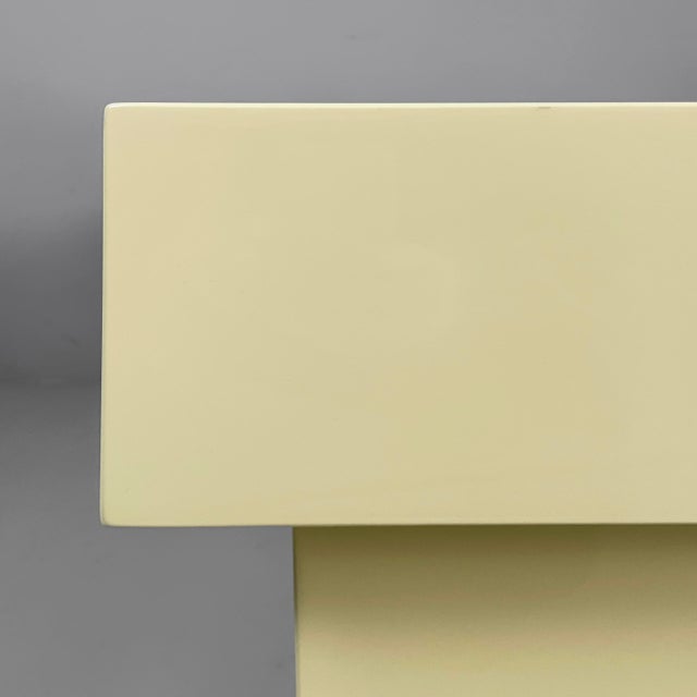 Modern Italian Coffe Table in Light Yellow Wood, 1980s For Sale - Image 11 of 15