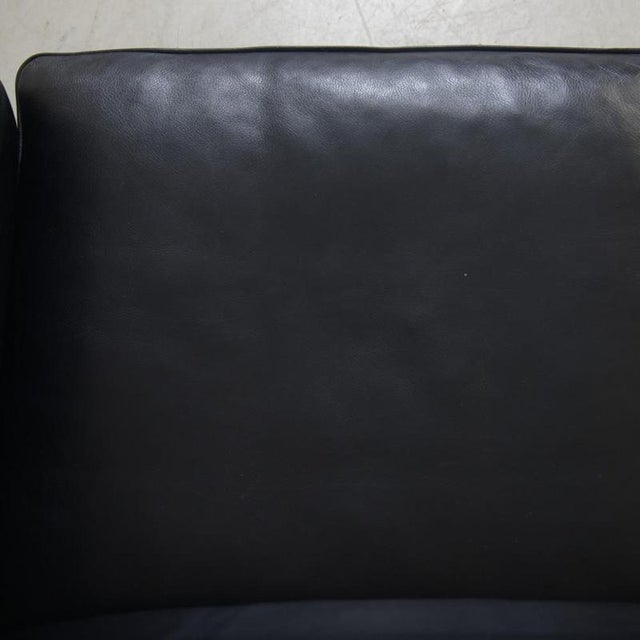 Vintage 2213 Three-Seater Sofa in Black Leather by Børge Mogensen, 1980s For Sale - Image 10 of 18