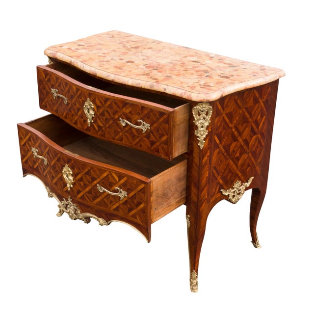French Louis XV Kingwood And Parquetry Commode For Sale - Image 3 of 12