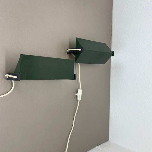 Cubic Wall Lights in the style of Charlotte Perriand for Les Arcs, France, 1960s, Set of 2 For Sale - Image 13 of 18