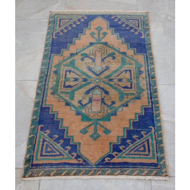 1970s Hand Knotted Small Oushak Rug Mini Rug Mat - 1'9" X 2'11" For Sale - Image 12 of 14