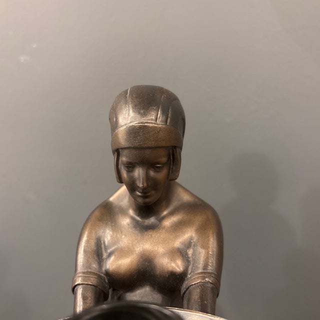 Late 20th Century Vintage Art Deco Revival Figural Table Lamp With Bronze-Tone Egyptian Maiden & Mottled Glass Globe For Sale - Image 5 of 6