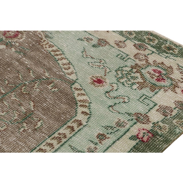 1960s Vintage Zeki Müren Rug in Brown With Green Floral Medallion, From Rug & Kilim For Sale - Image 5 of 7