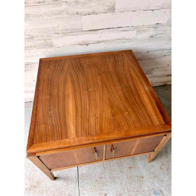 Lane Furniture Vintage Lane Coffee/Side Table For Sale - Image 4 of 7