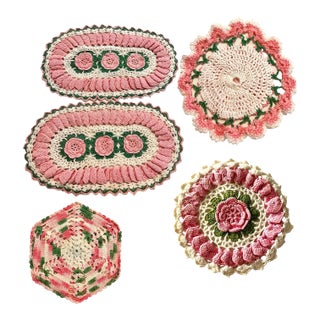 Lot of 5 Vintage Doilies Crochet Floral Spring Cottage French Country Farmhouse Southern Traditional Pink Green White 3d For Sale