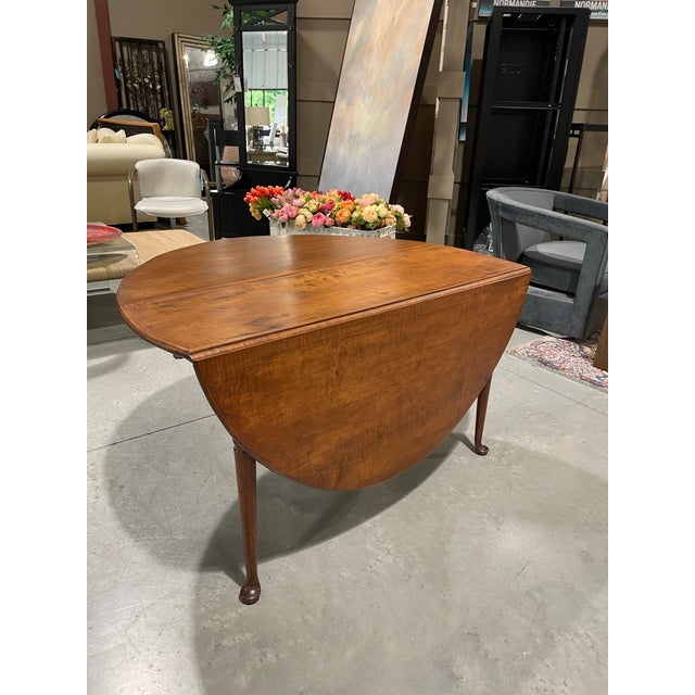 18th Century Tiger Maple Drop Leaf Dining Table For Sale - Image 4 of 9