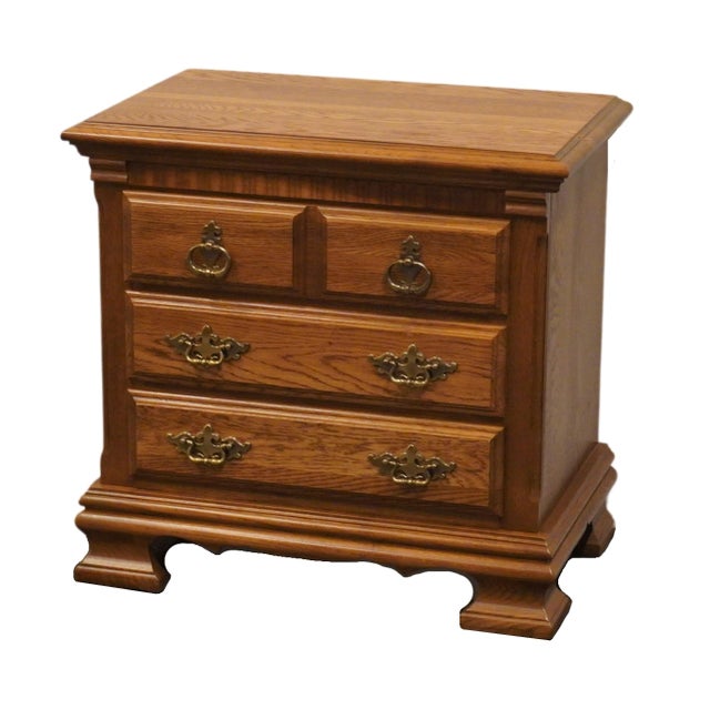 KINCAID FURNITURE Solid Oak Early American 26" Three Drawer Nightstand 27-141 25" High 26.25" Wide 16" Deep We specialize...