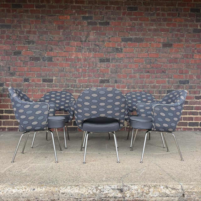 Knoll Set of 6 Eero Saarinen for Knoll Executive Arm Chairs For Sale - Image 4 of 12